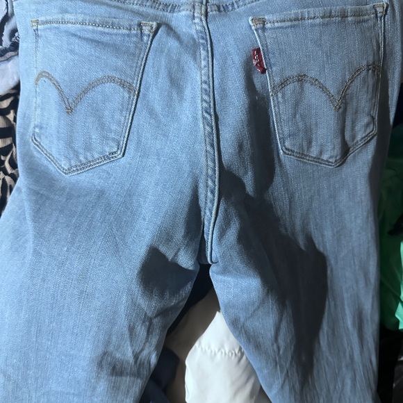 Women’s Levi’s skinny jeans - Picture 2 of 3